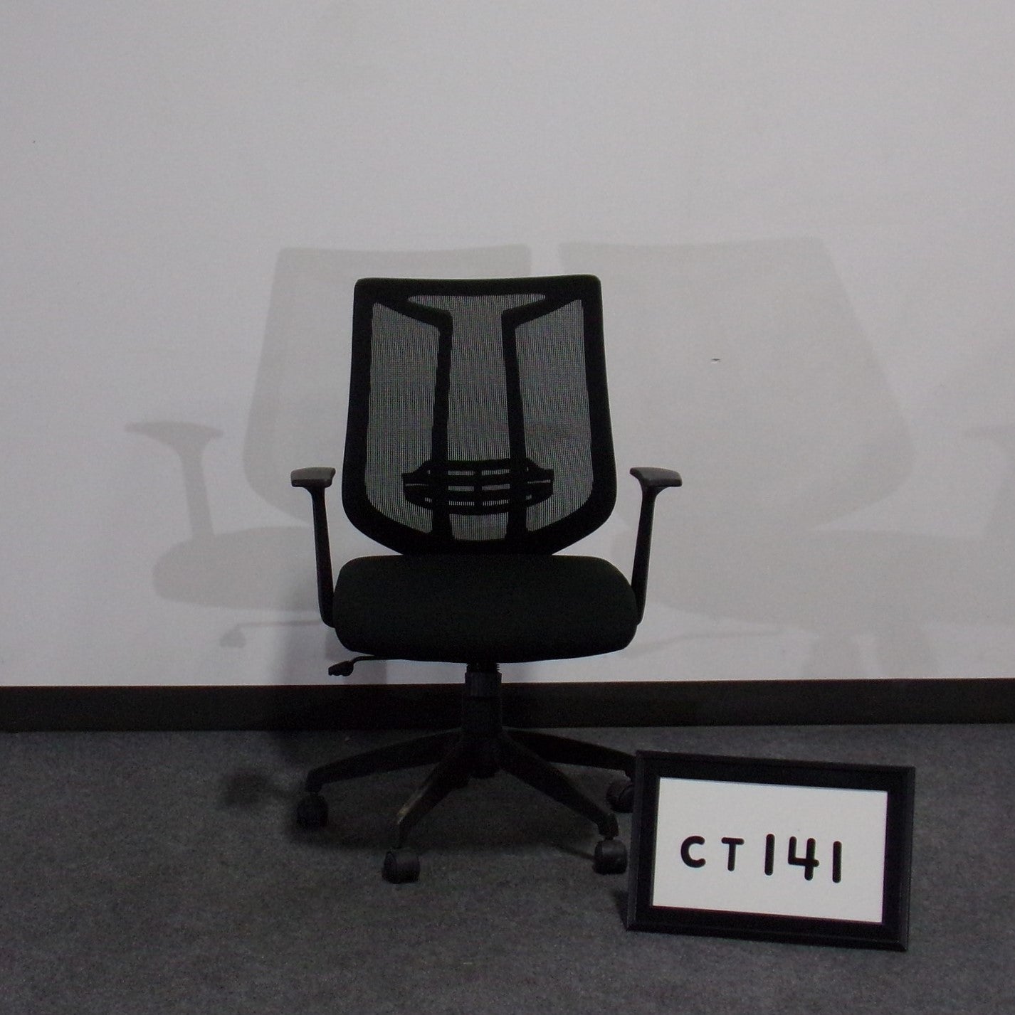 GoSit task chair Mesh back, fabric seat High back, single paddle