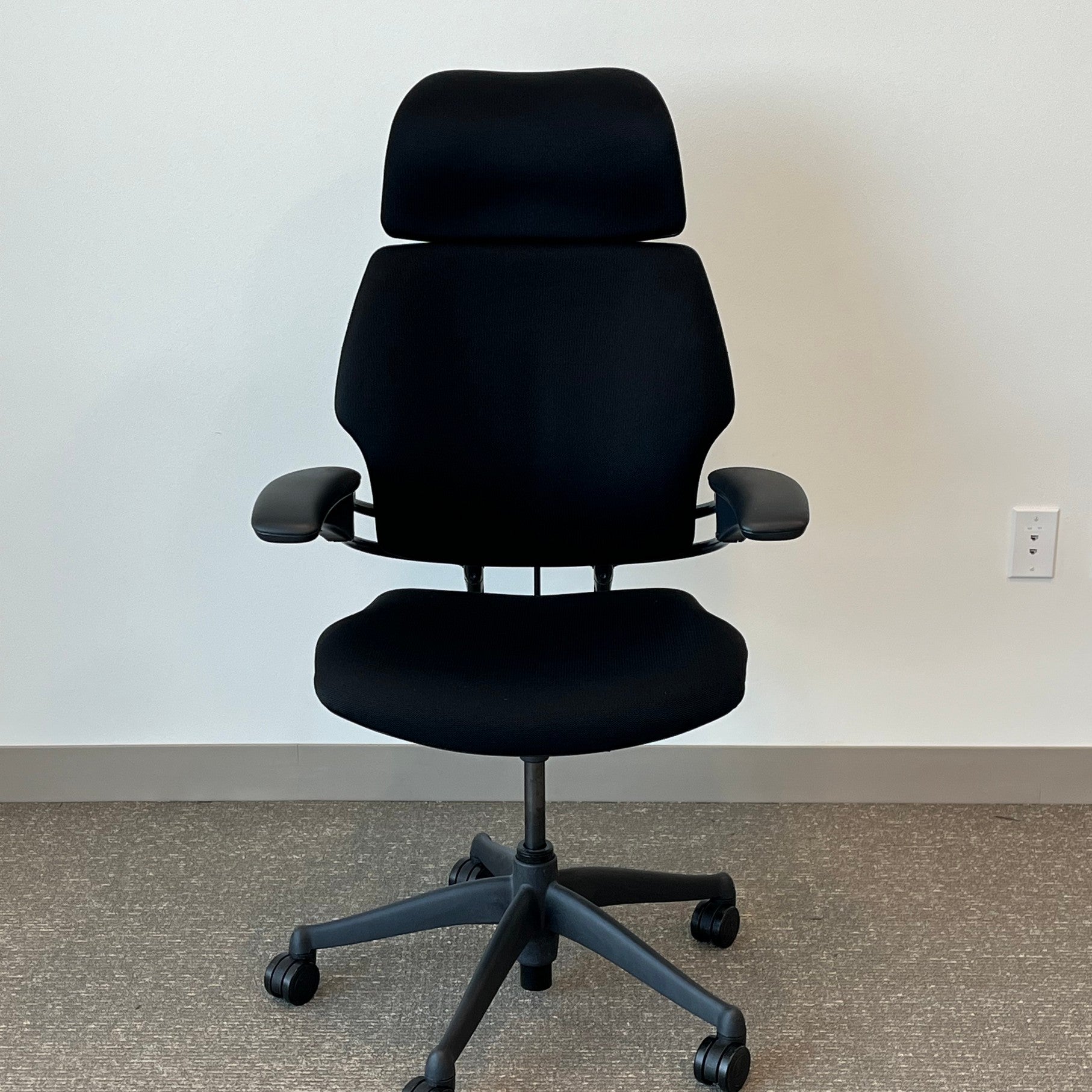 Humanscale Freedom chair with headrest black fabric