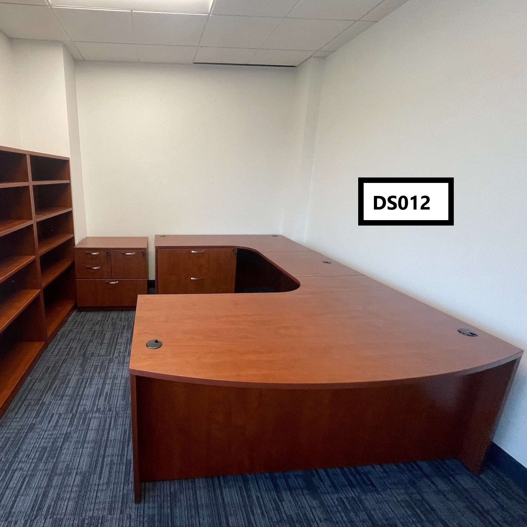 U shaped Desk set Desk 6' x 8.5' 2 drawer lateral files (36") FF ped Ped/lat combo (30") 3 book