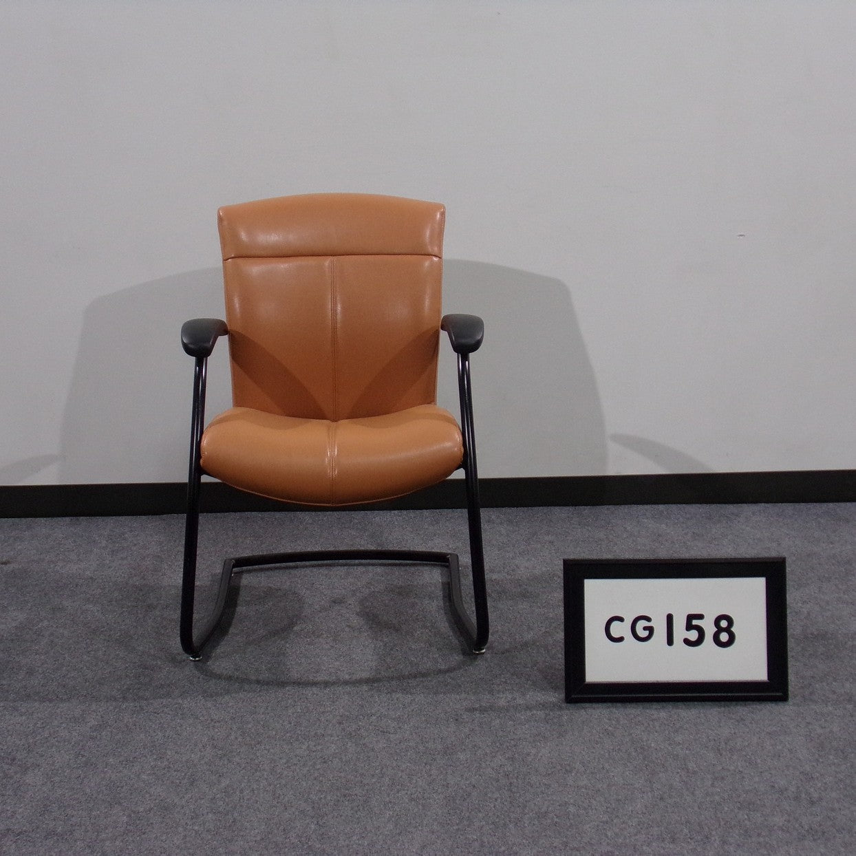 Sitmatic Posh guest chair Orange vinyl with sled base