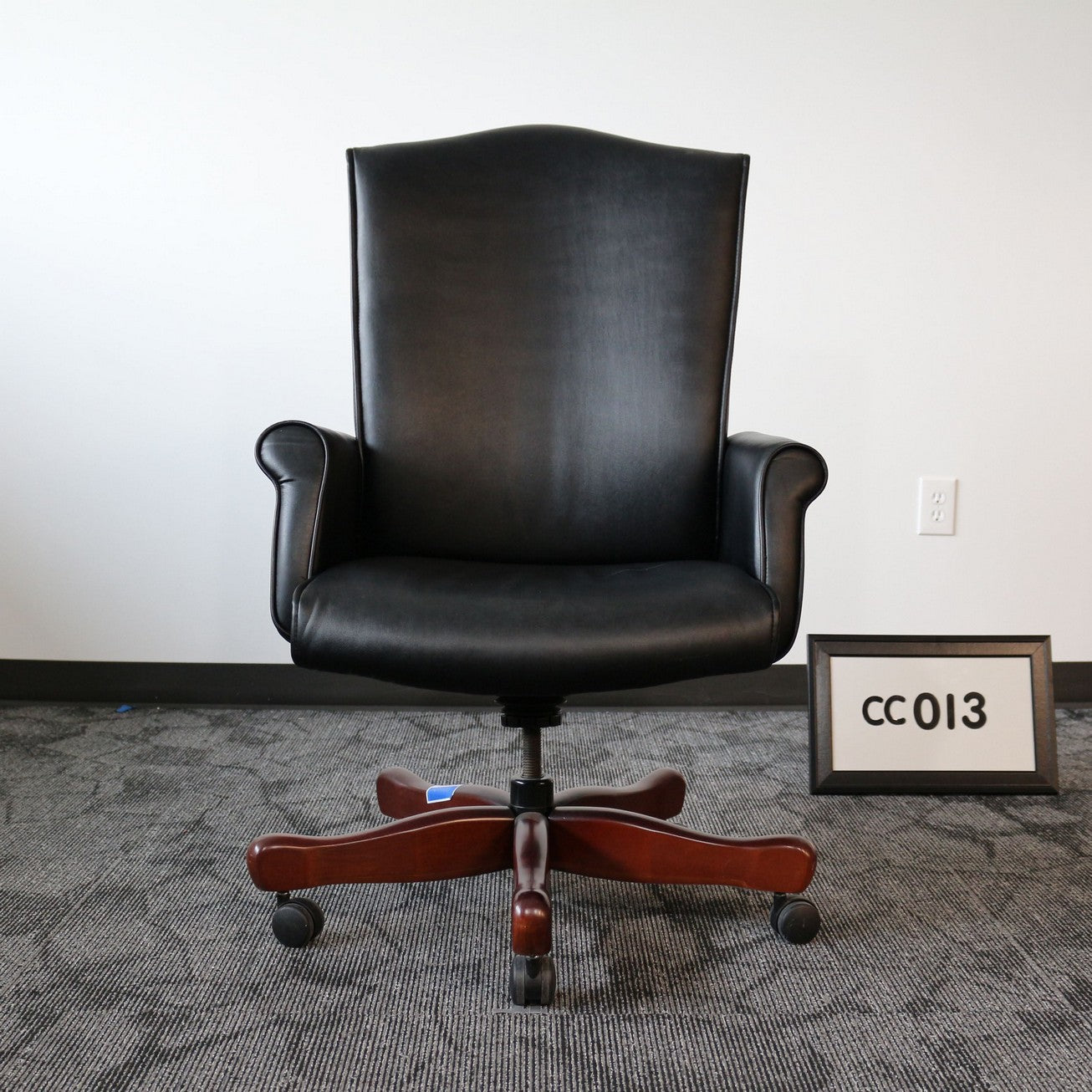Paoli Maxim Black Leather Conference Chair- No pneumatic lift