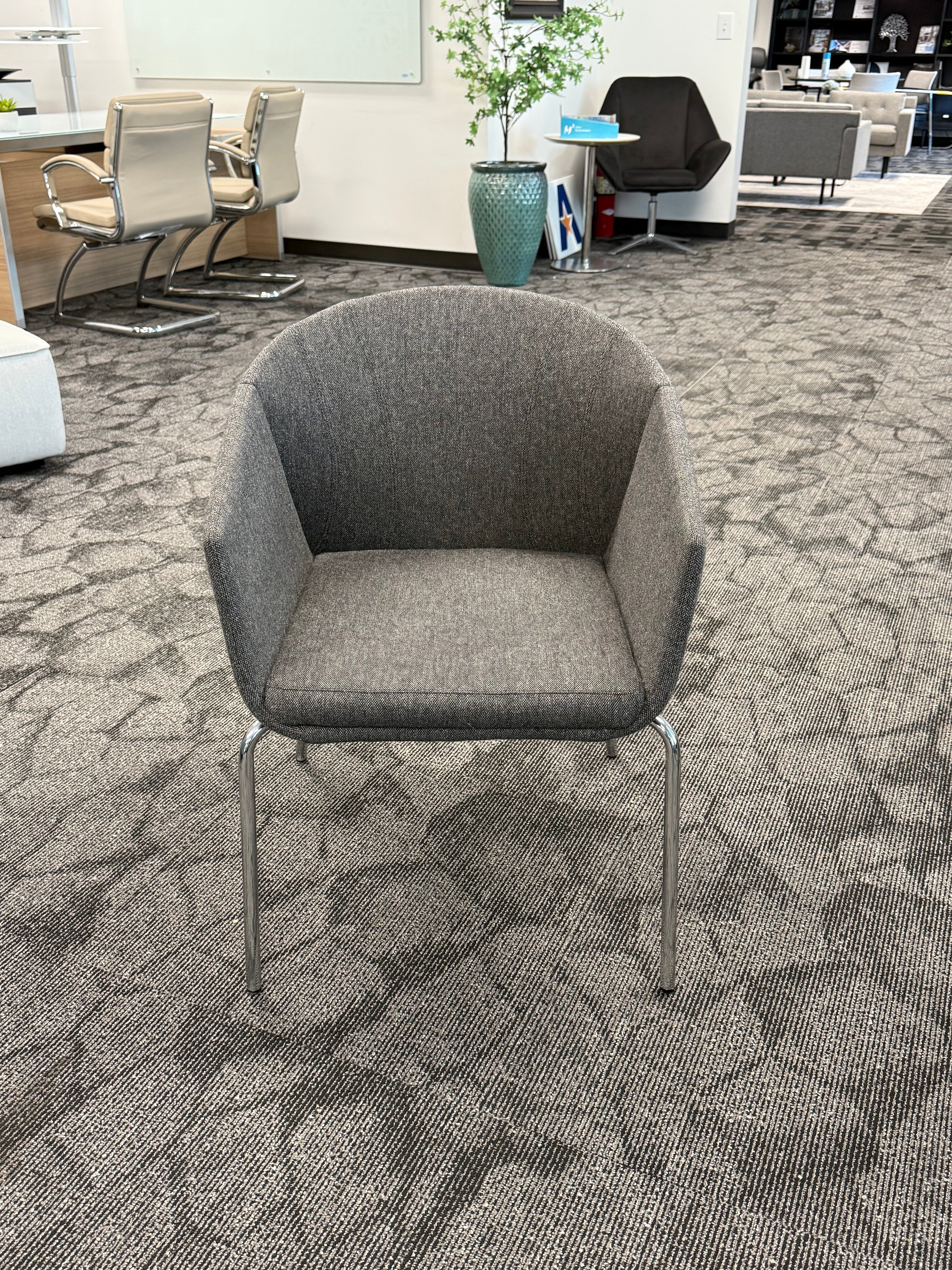 Encore Fling guest chairs Grey fabric with chrome legs