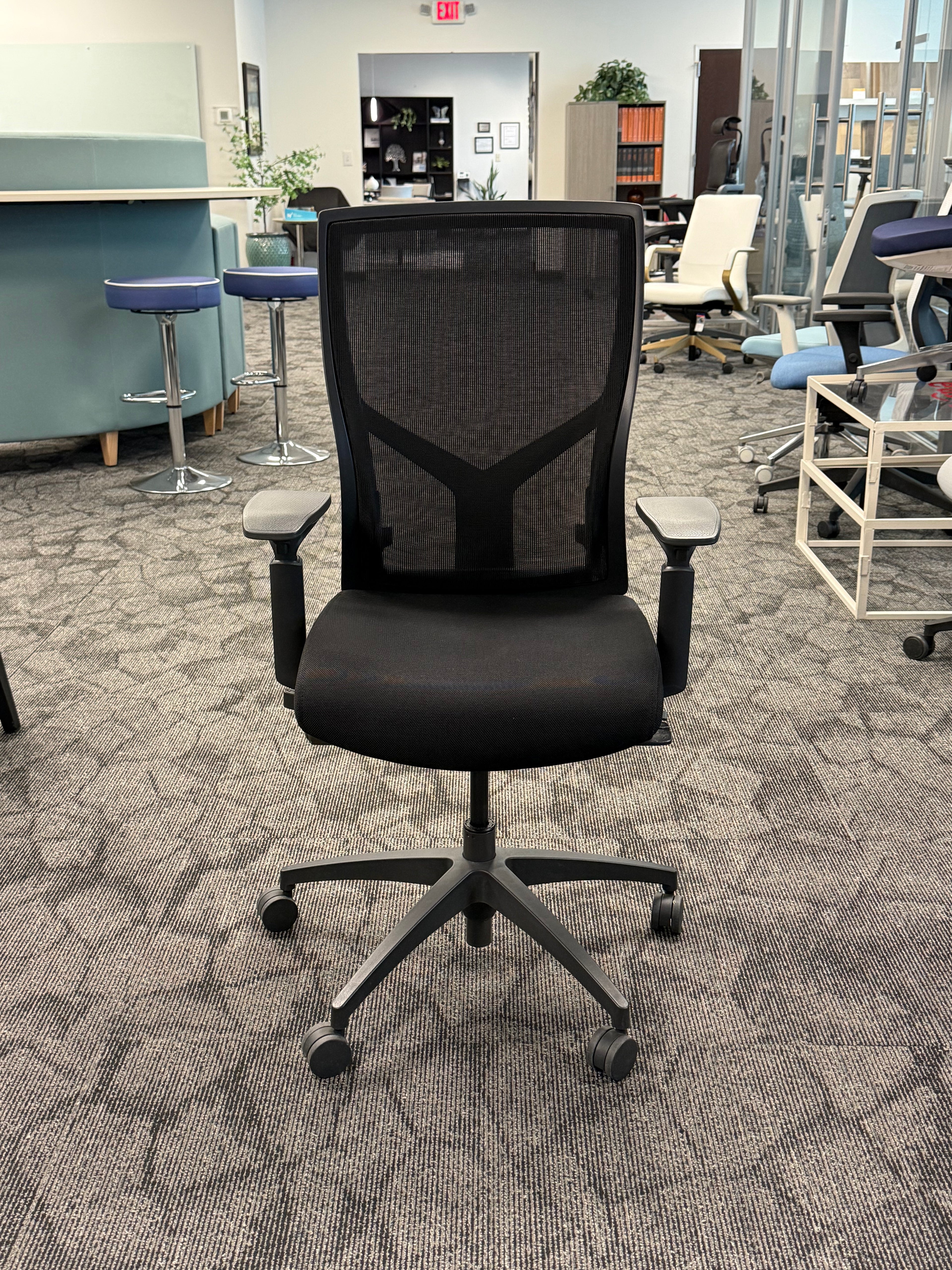 SitOnIt Torsa Task chair Black mesh with black seat fully adjustable