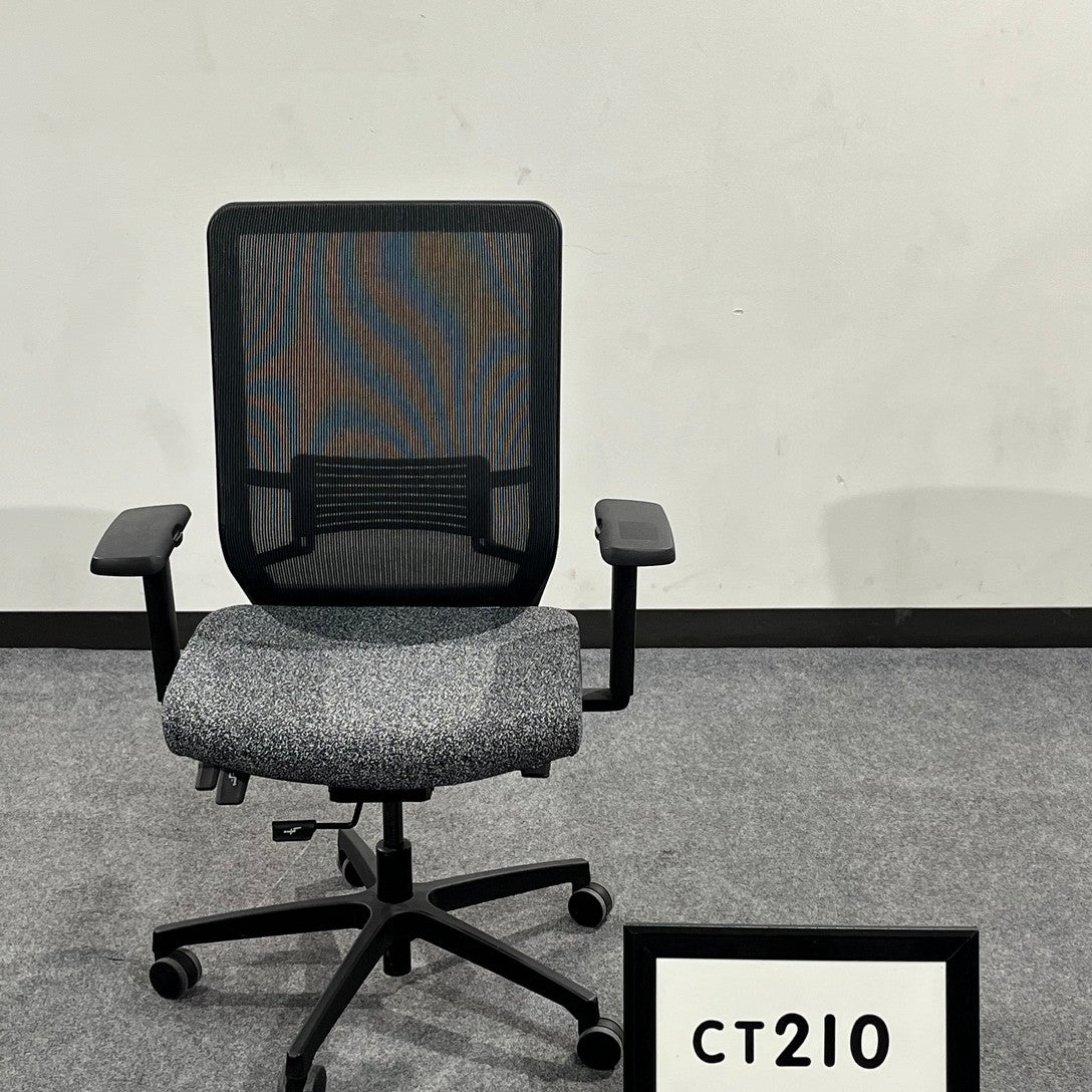 Showroom Sampla OFS  Genus task chair multi function