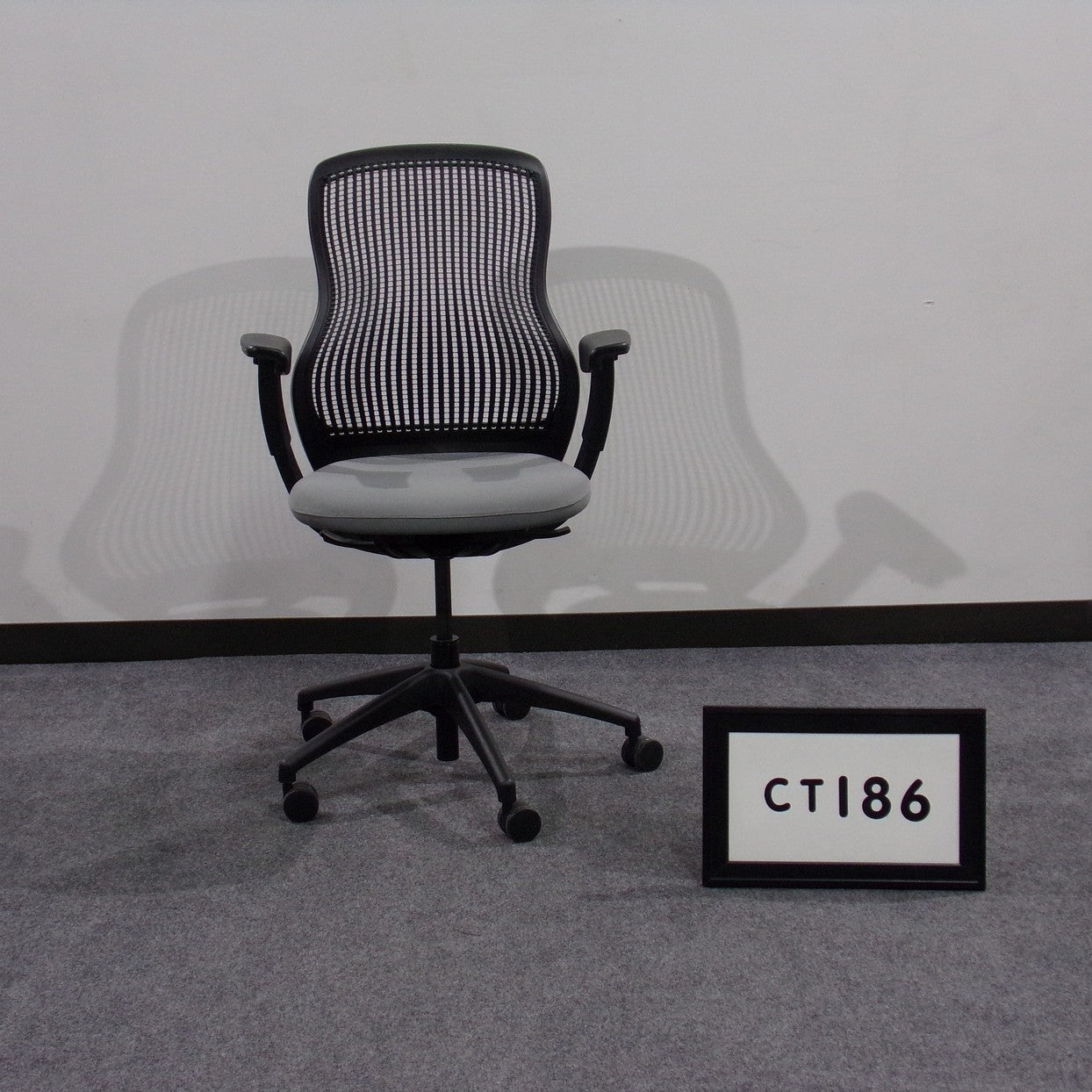 Knoll Generation task chair grey flex back & grey fabric seat