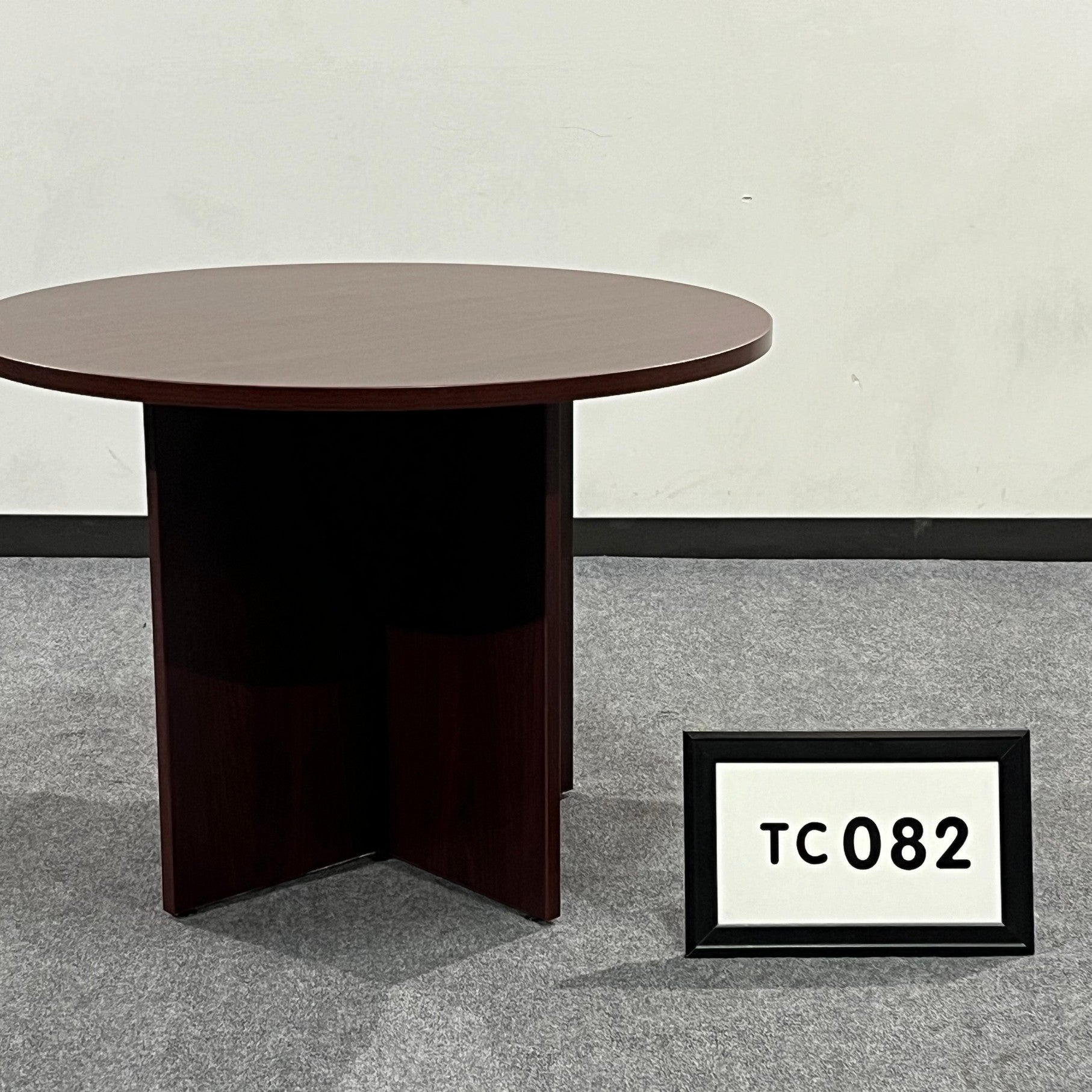 Conference/meeting Table Mahogany Laminate w/X base (41.5" Diameter