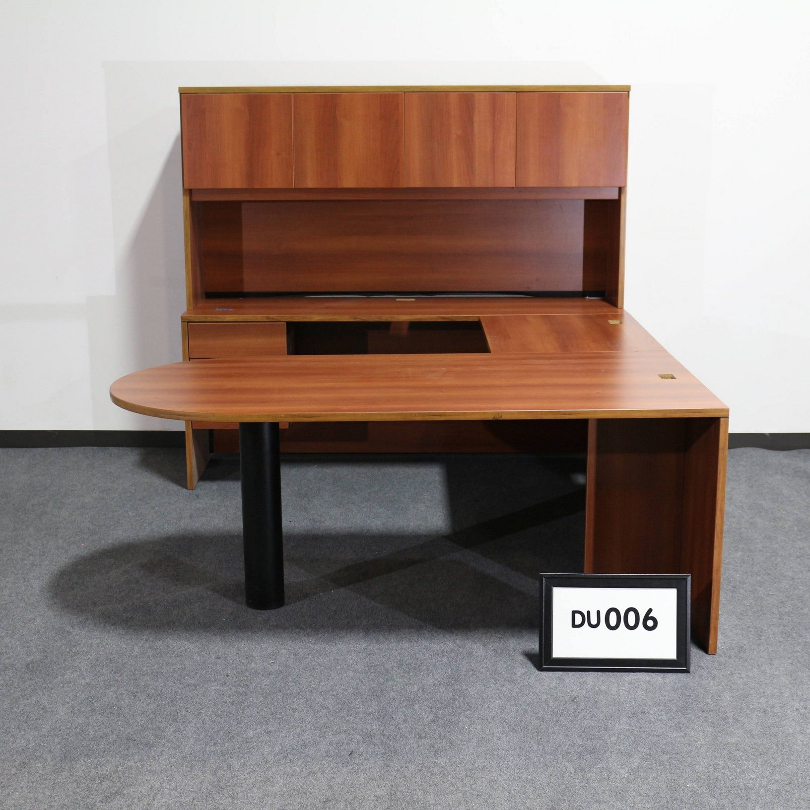 U-Shape D-Top Desk Cherry Laminate with Hutch (Left Hand). D-Top-72" x 36" / Bridge-32" x 24" / Cred