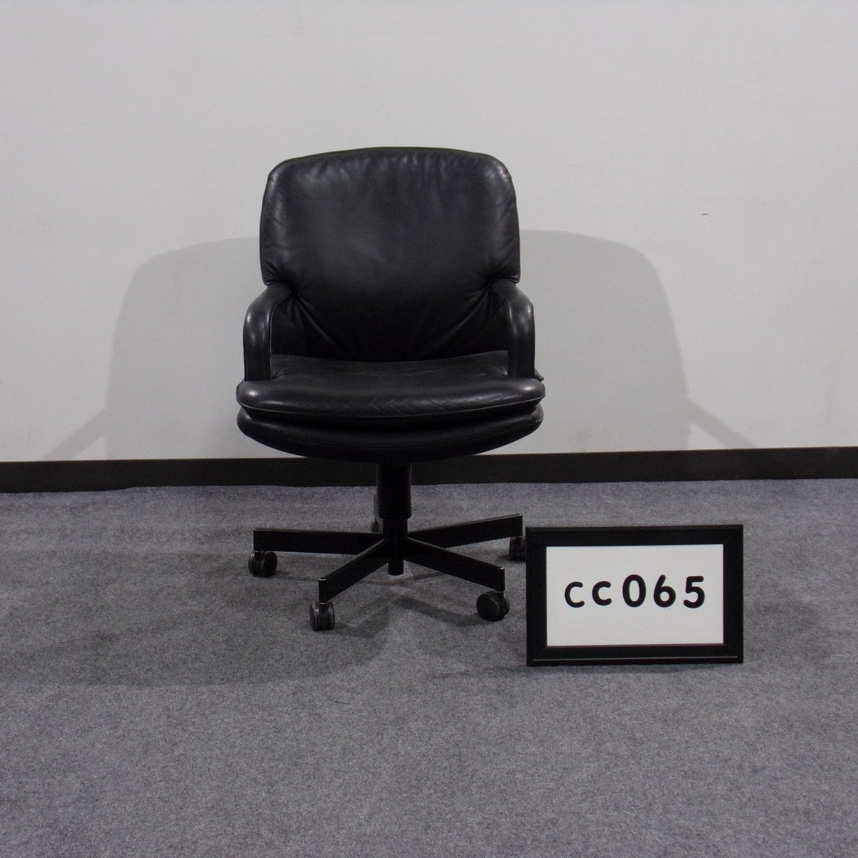 Fraser Conference chair midback black leather