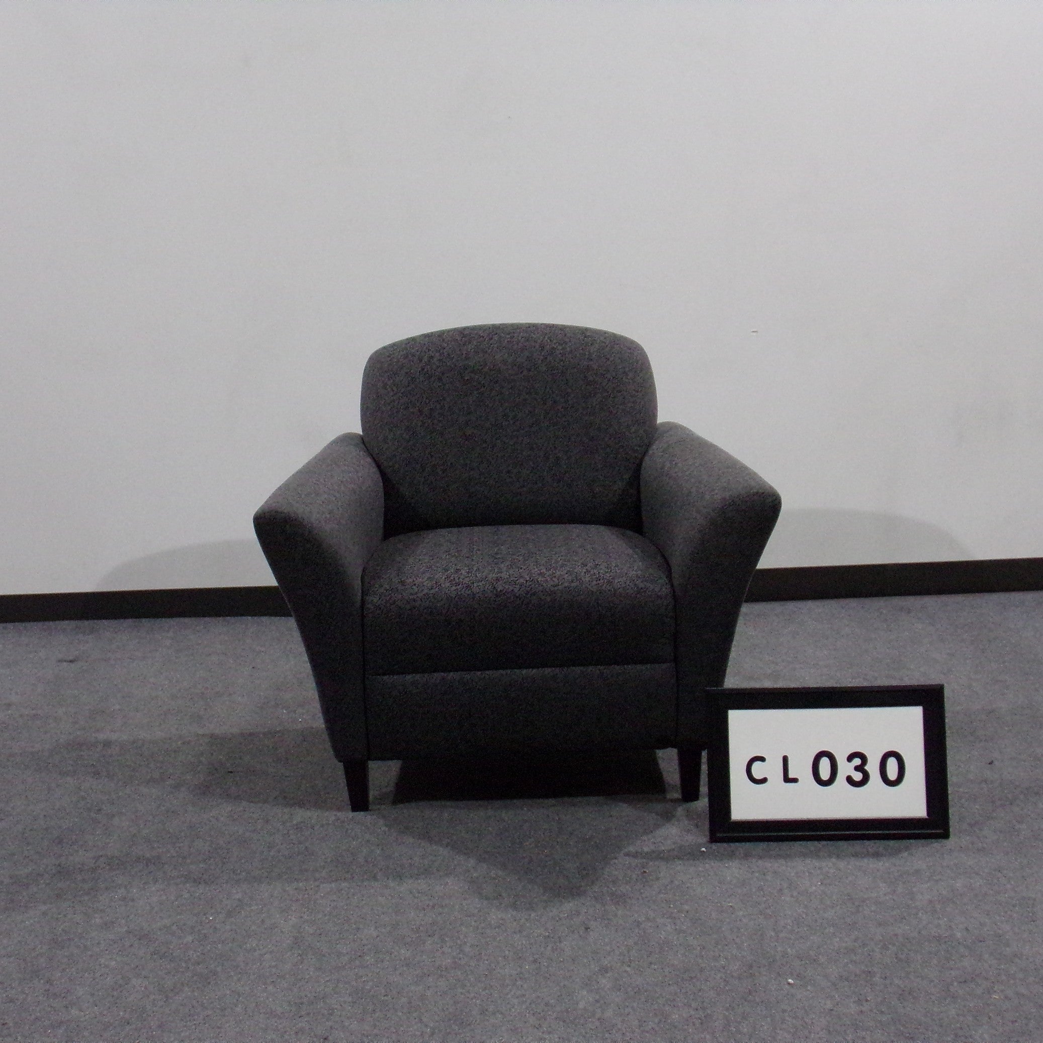 Highpoint Furniture Lounge Chair Blue/black patterned fabric Black wood legs