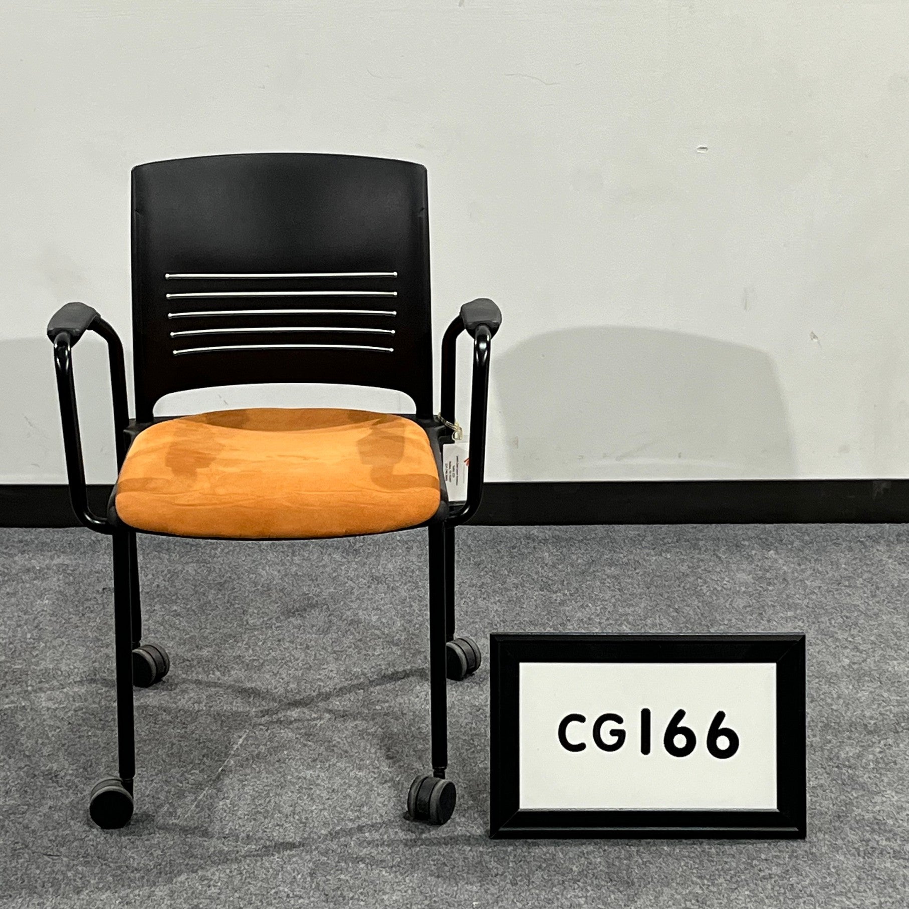Showroom Sample KI Stride guest chair with casters