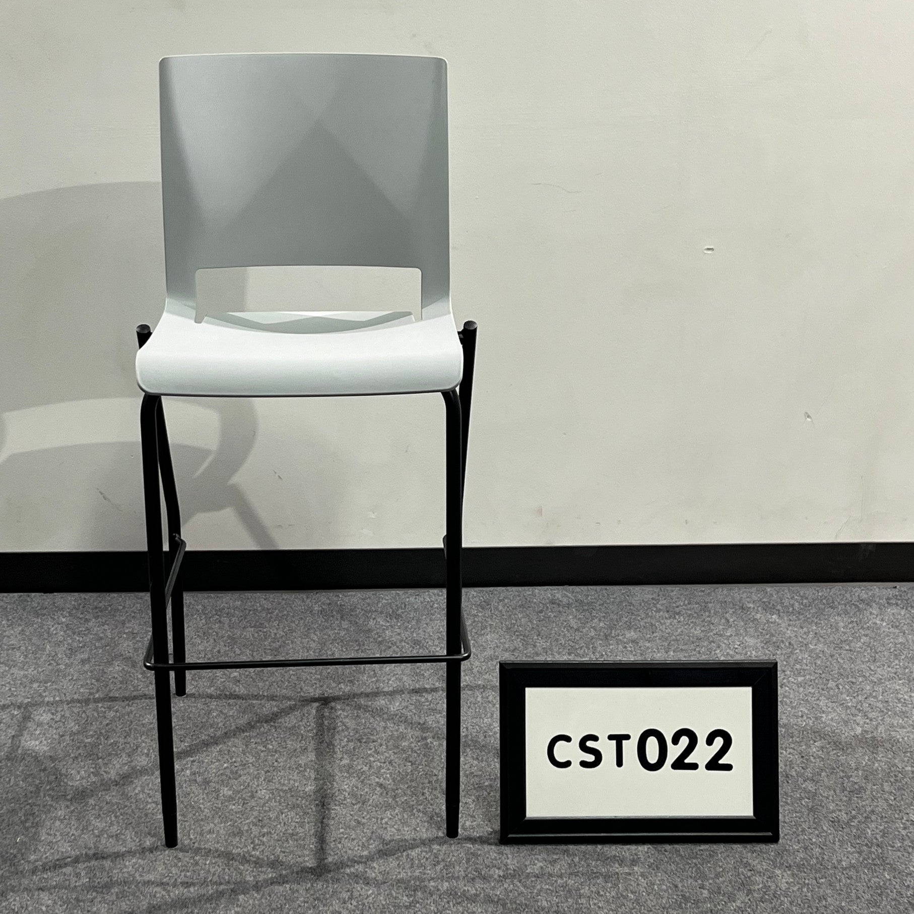 SitOnIt Rio Stool grey poly with black legs