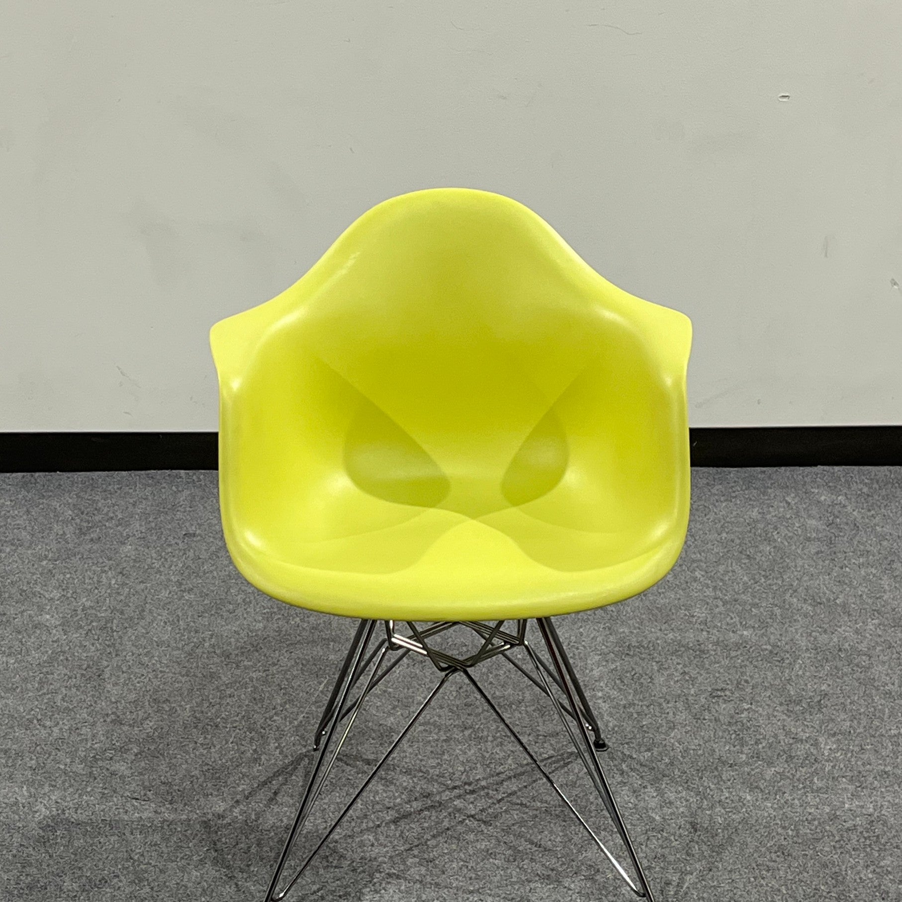 Ames Vitra Guest chair green poly
