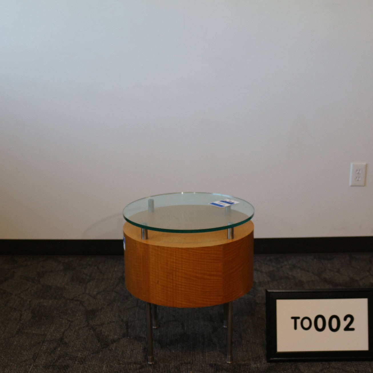 Gold cherry wood end table with glass top 23" tall x 20" W