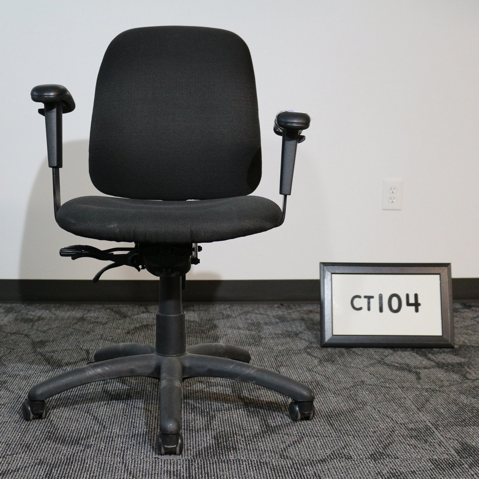Task chair - Black fabric fully adjustable