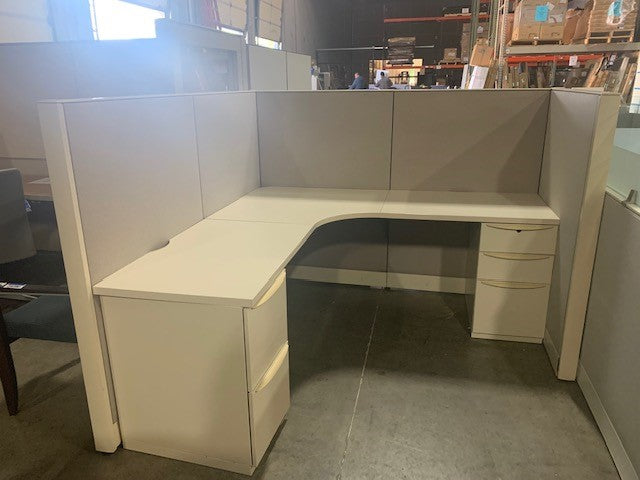 Haworth Premise V1 53” 6x6 Beige fabric cream trim, beige L shaped work surface BBF FF Power