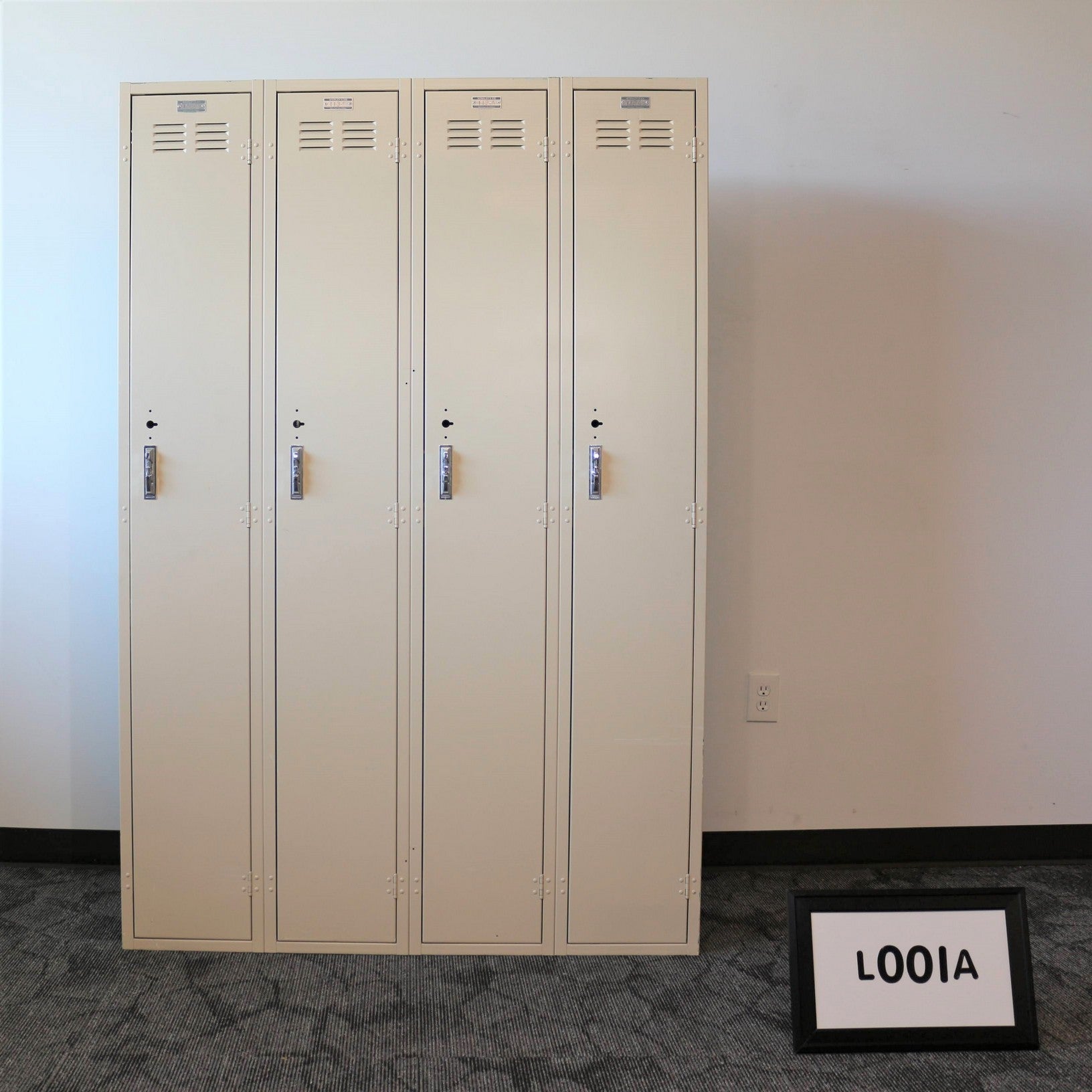 Worley Lockers..Beige..4 door..48x12x72
