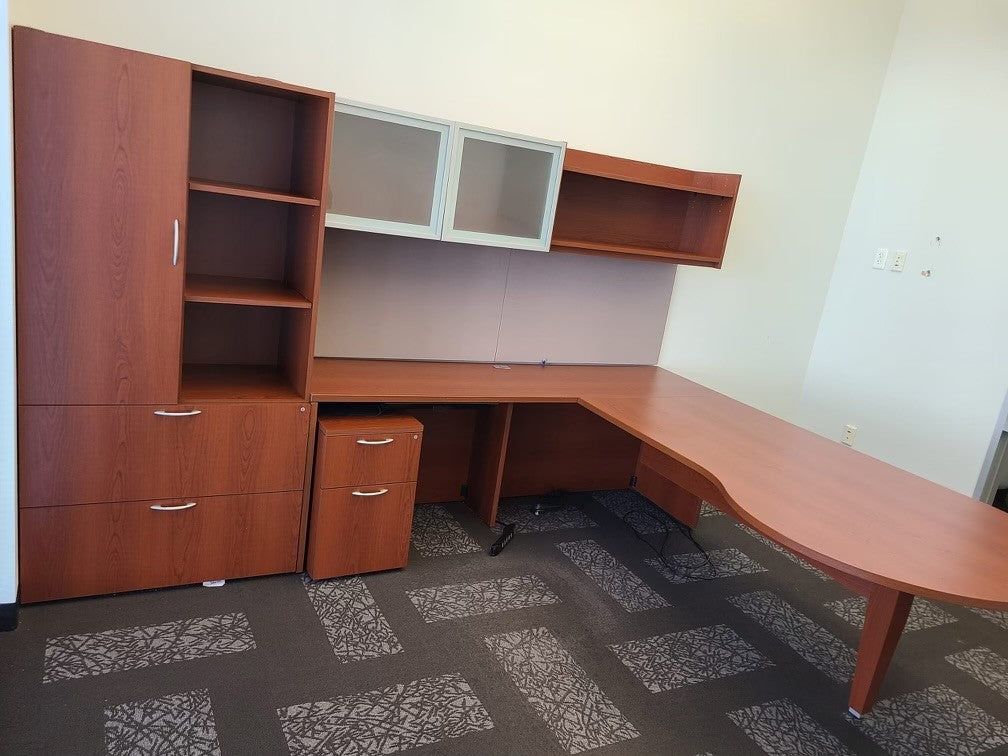 OFS..D top L shaped desk with mobile BF ped, wardrobe cabinet with 2 lateral files..Comes with 2 wal