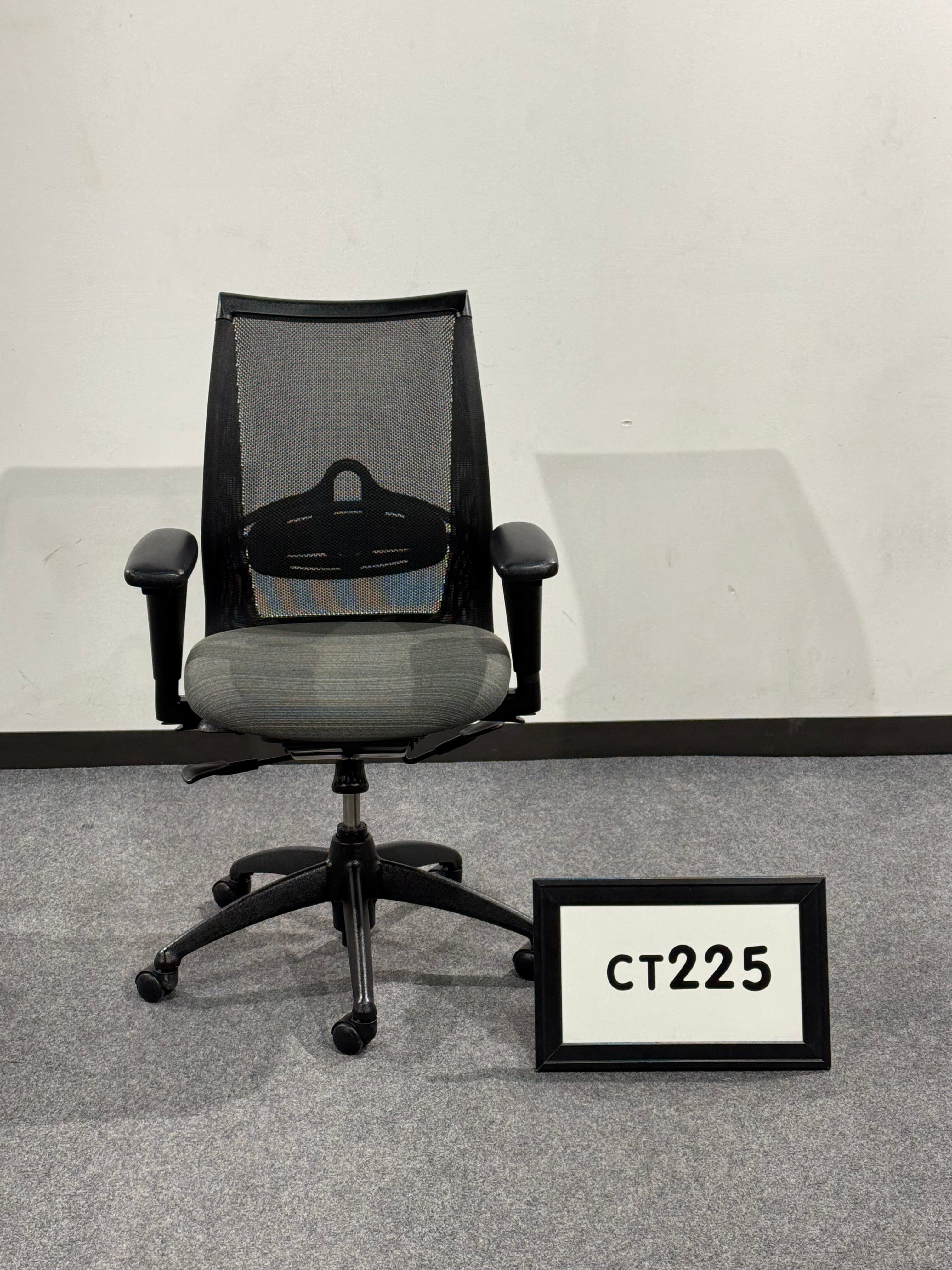 Haworth Improve Fully functional with seat slider. Grey fabric seat with black mesh back