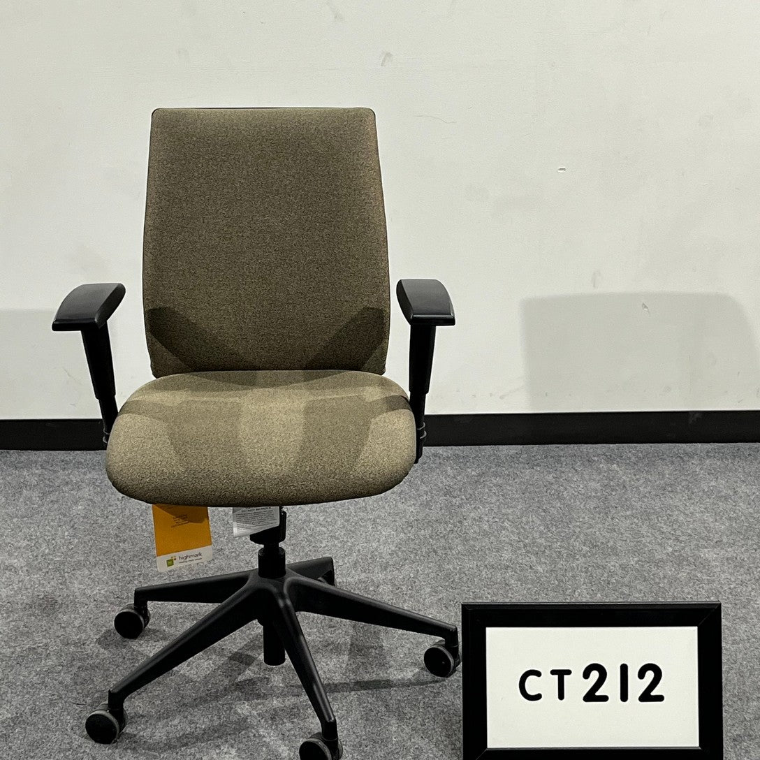 Showroom Sample OFS Kadet mid back task chair
