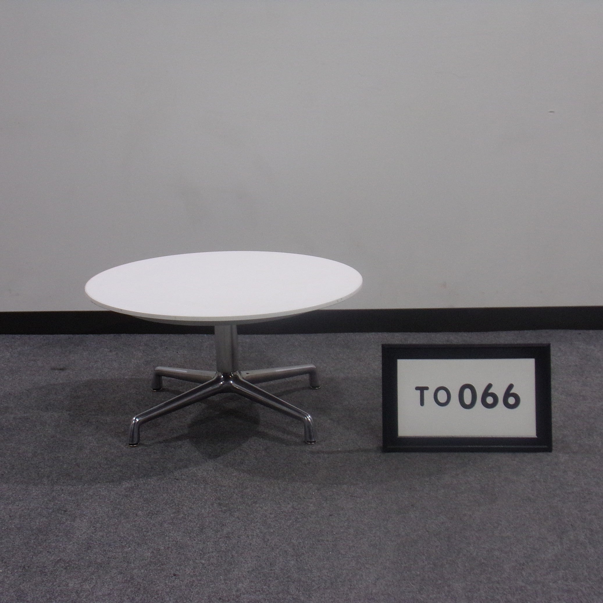 30" White Round occasional table, Laminate and Chrome legs 16" hight