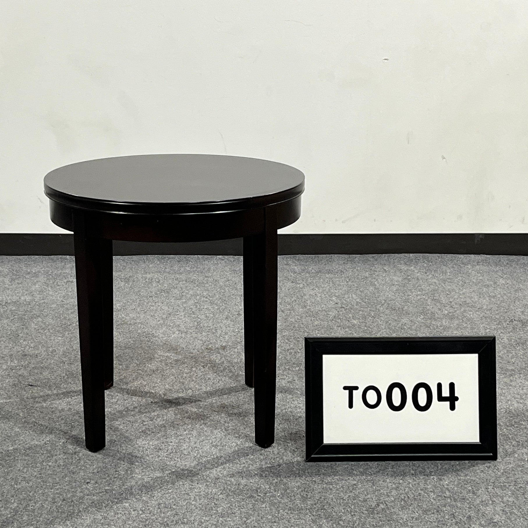 Espresso wood End Table round 24"d x 24" high