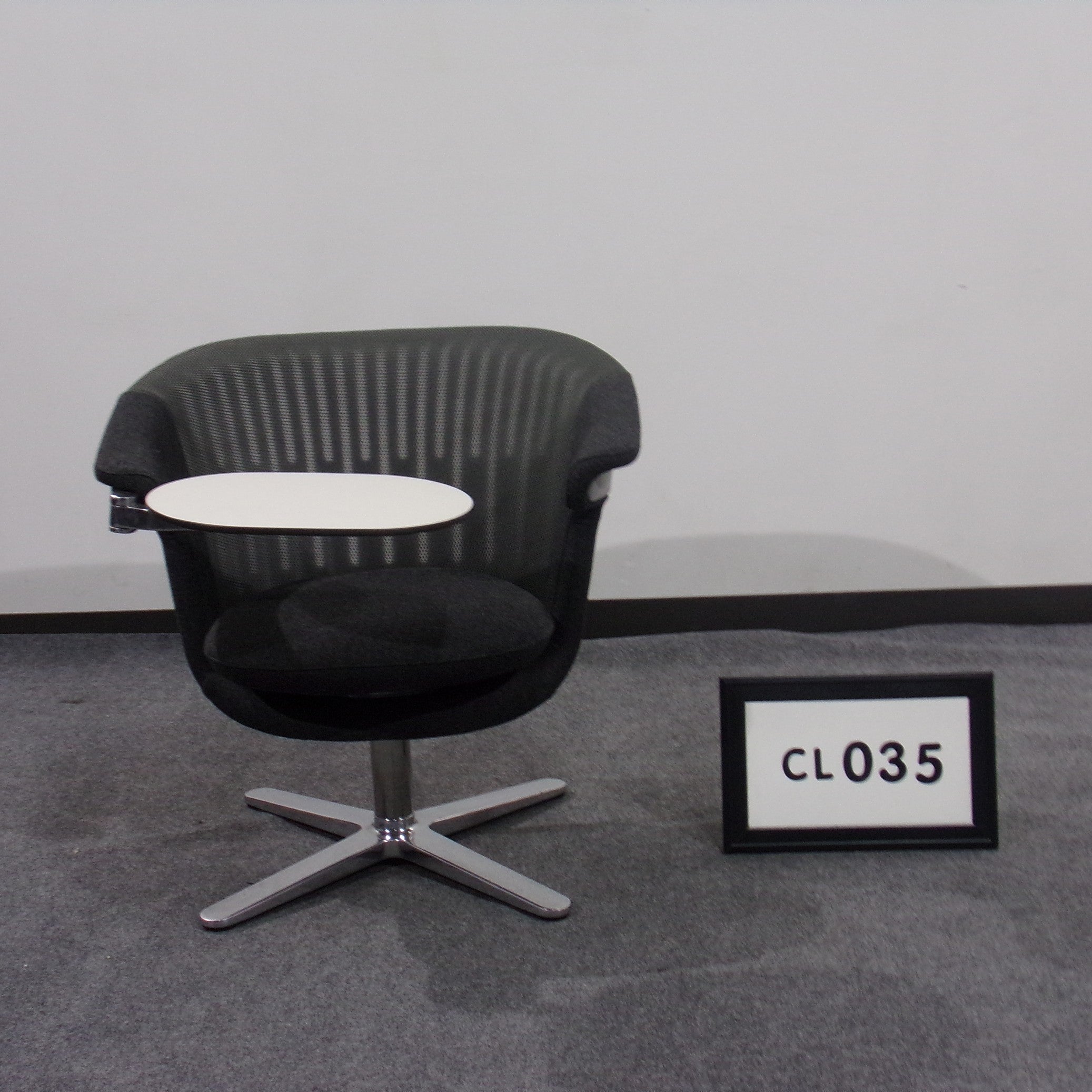 STEELCASE i2i Swivel Club Chair with right hand tablet, Dark Gray fabric seat, plastic back and chro