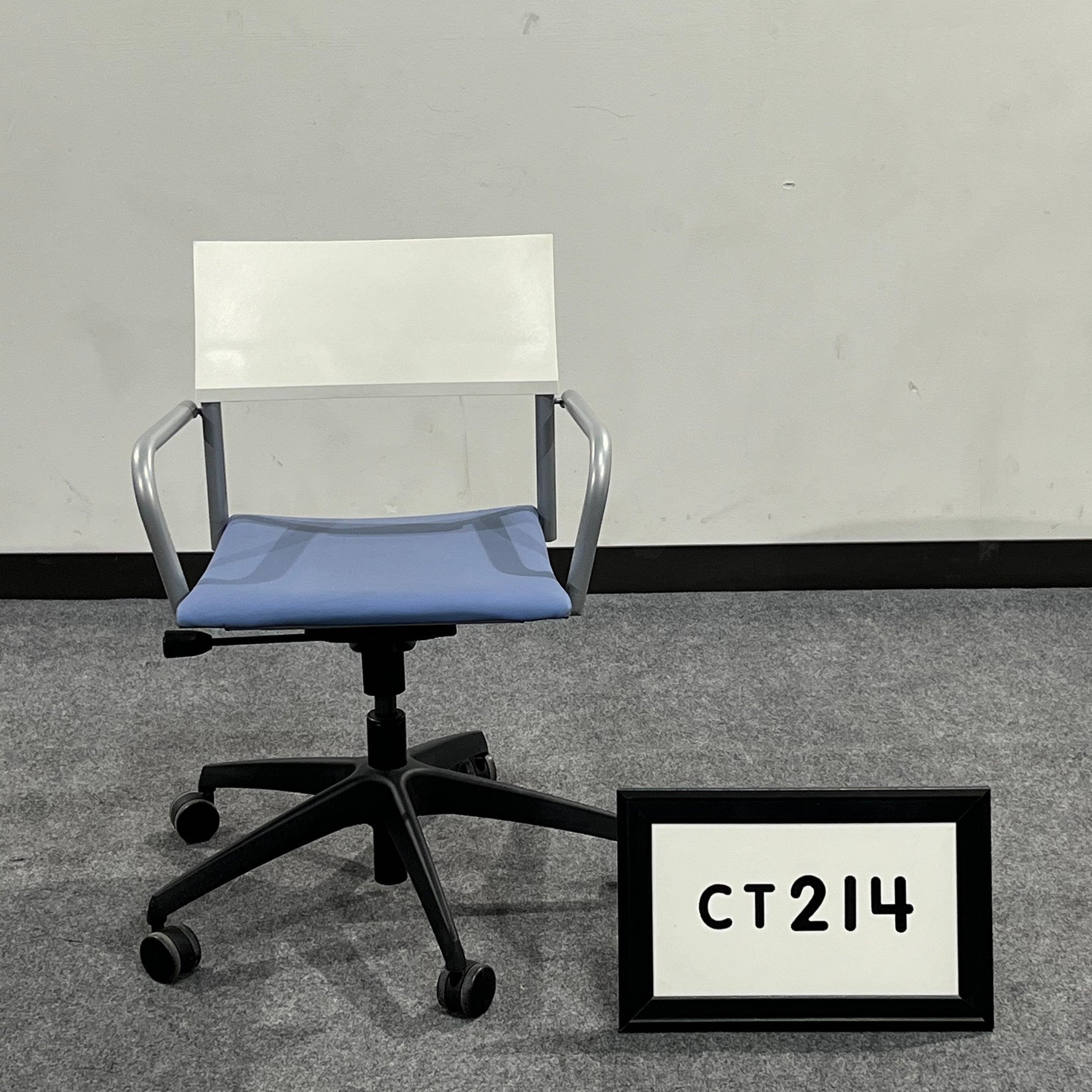 Showroom Sample JSI Cym multi function chair