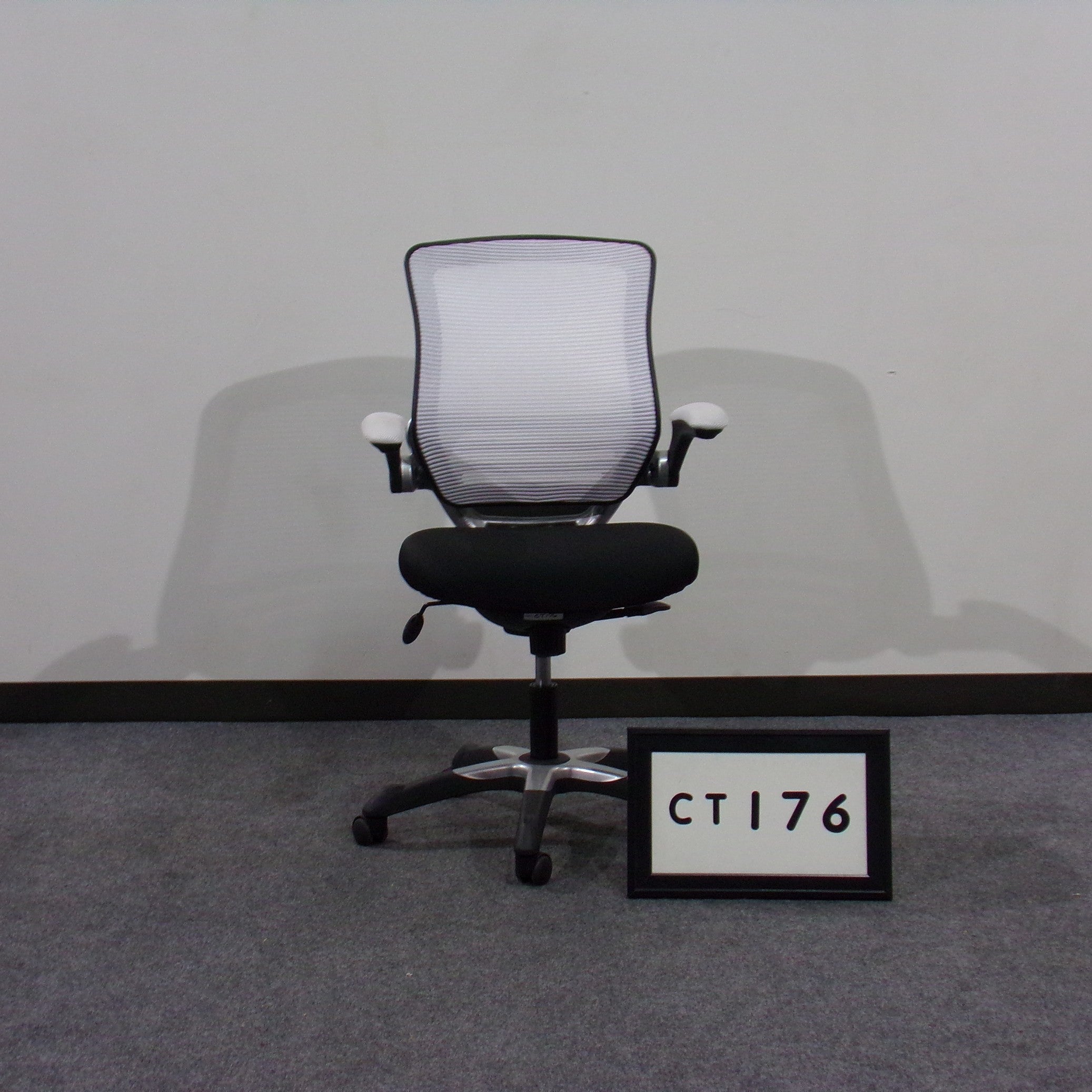 Modway task chair NEW AND UNUSED White mesh back and arms Black fabric seat Height adjustable