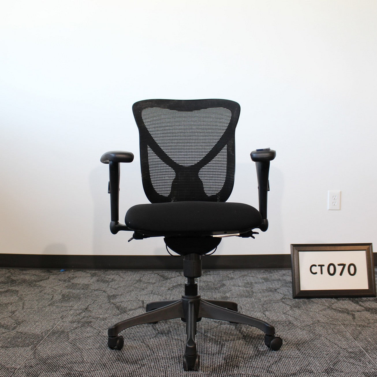 Black Task Chair - Mesh Back, Fabric Seat